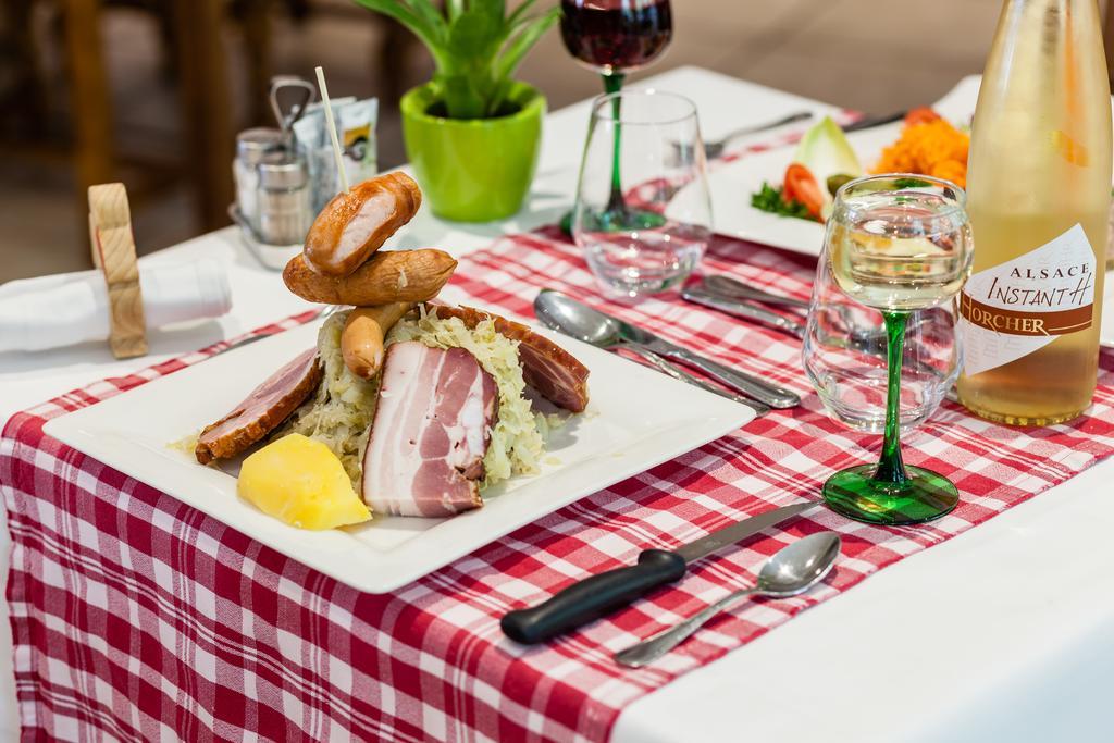 Logis Hotel Restaurant De La Poste Et Spa De Montagne Le Bonhomme Kültér fotó